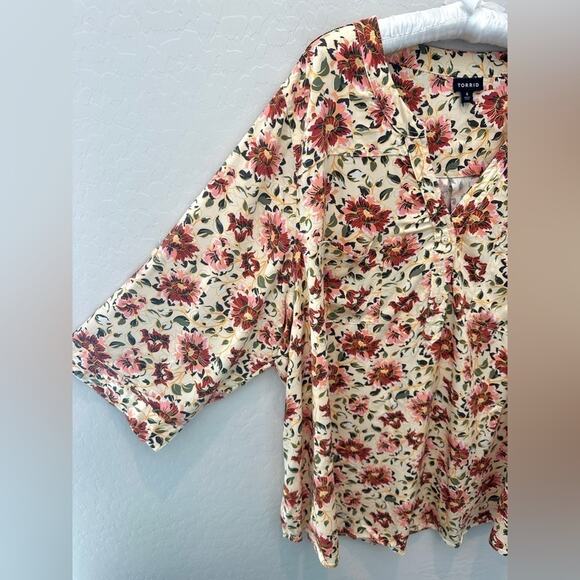 TORRID | Yellow Floral Blouse Plus Size Button Front Boho V-Neck Tunic Top | 4X - Picture 3 of 7